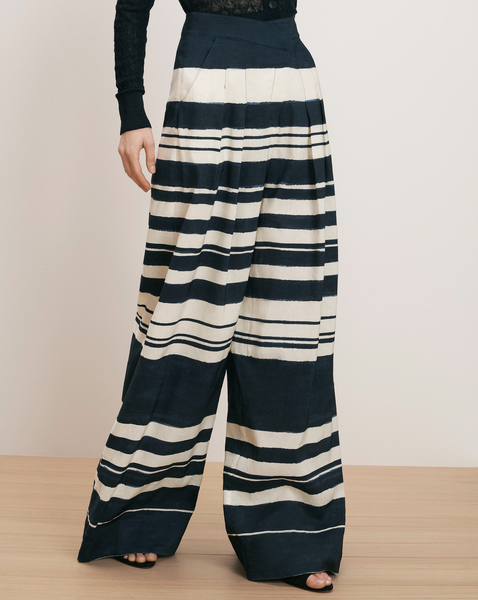 Heron Crossover Waistband Pant